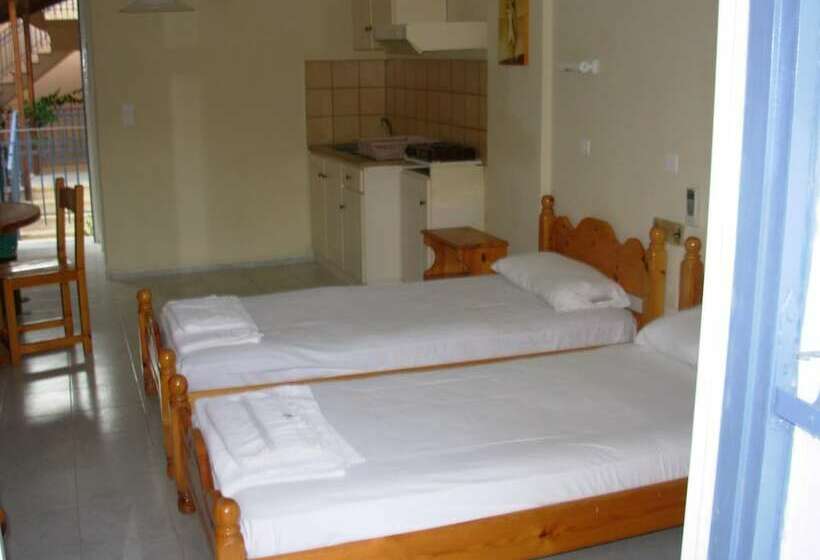 غرفة قياسية رباعية, Louisa Apartments