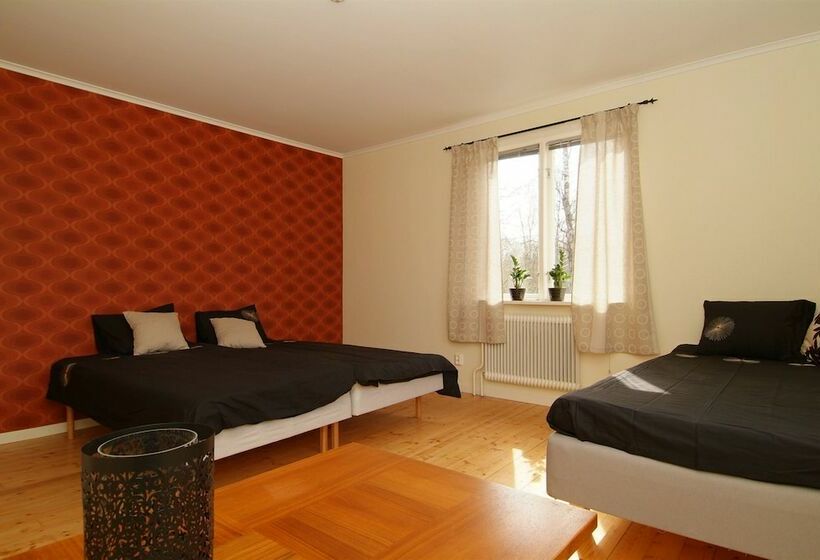 חדר קלאסי לשלושה, Kvarnen I Knällsberg