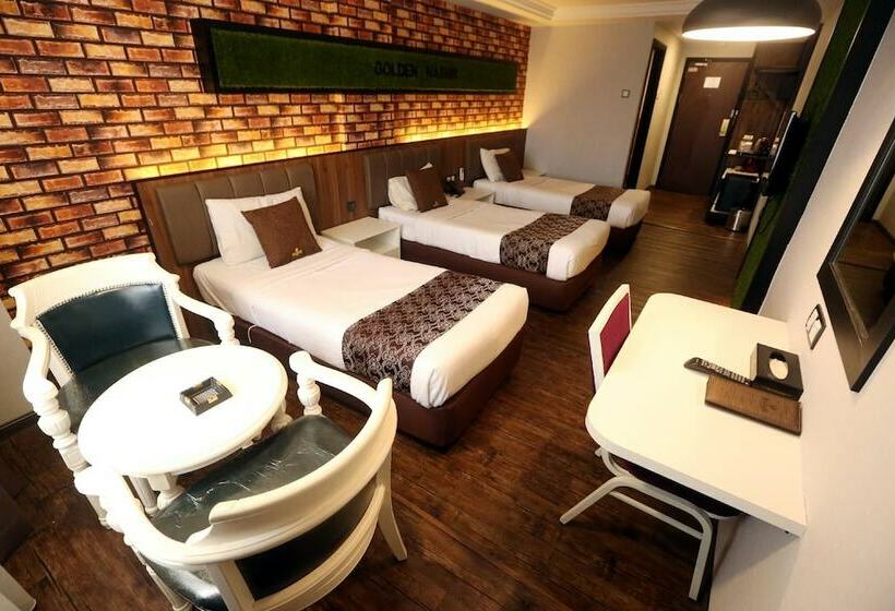 חדר דלוקס לשלושה, Golden Nasmir