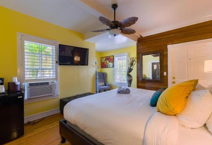 חדר דחוקס עם מיטת קינג, Duval Inn   Key West