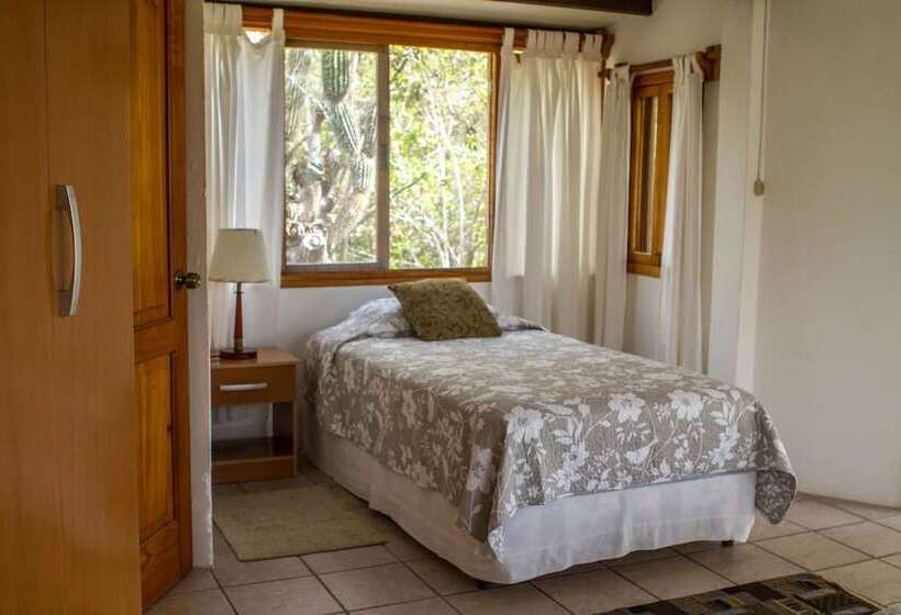 اتاق استاندارد, Jean's Home