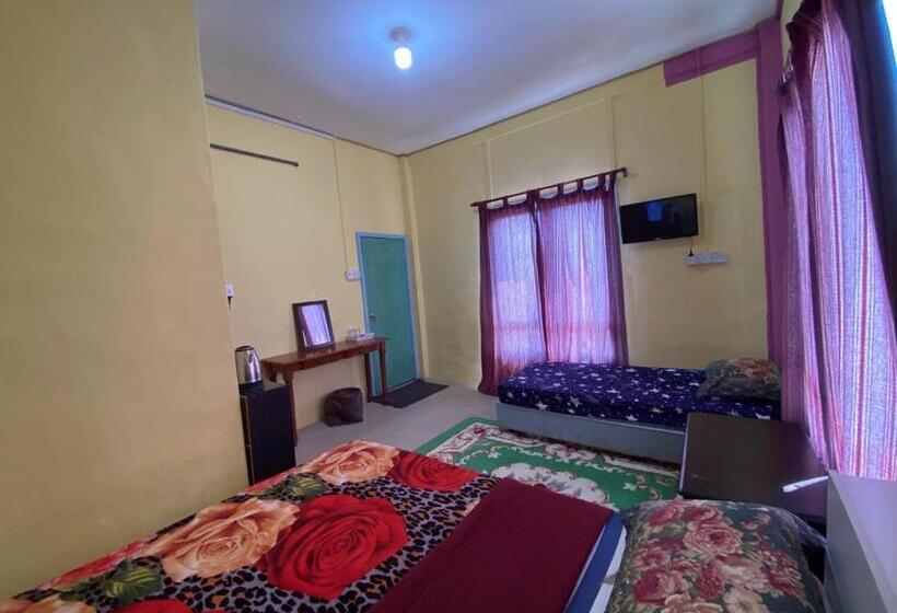 标准三人间, Kupi Kupi & Stay