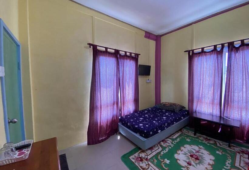 标准三人间, Kupi Kupi & Stay