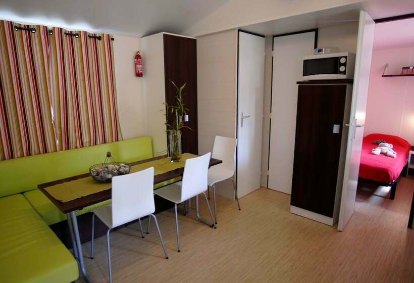 בית, 2 חדרי שינה, Village Vacances Passion Les Bris