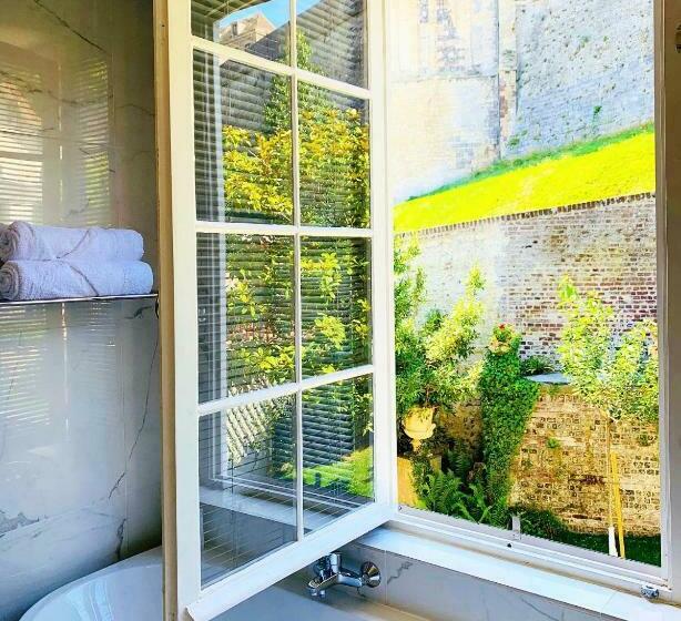 套房带园景, Villa Castel Chambres D Hôtes B&b