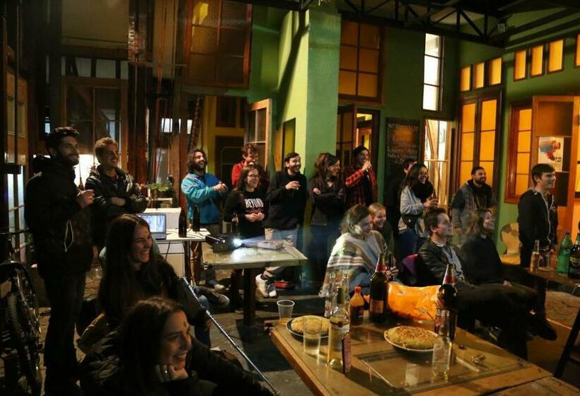 اتاق استاندارد چهار تخته, La Casa Del Puerto, Hostal Cultural, Cerro Alegre