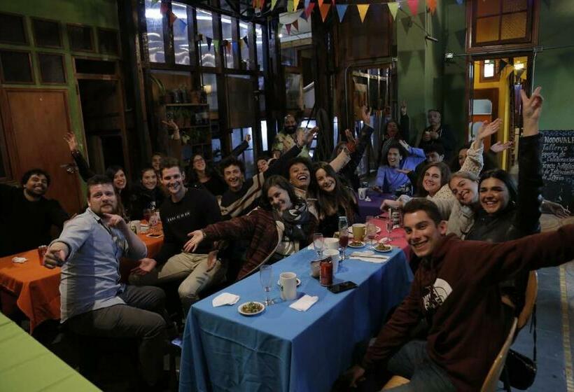 اتاق استاندارد چهار تخته, La Casa Del Puerto, Hostal Cultural, Cerro Alegre