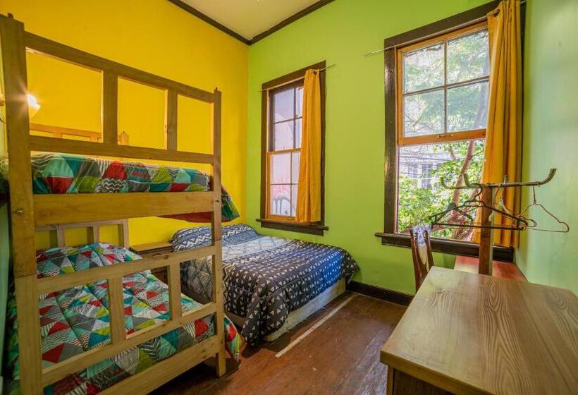 اتاق استاندارد چهار تخته, La Casa Del Puerto, Hostal Cultural, Cerro Alegre