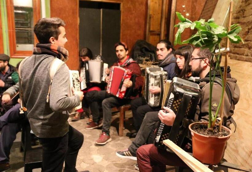 اتاق استاندارد یک تخته با سرویس بهداشتی مشترک, La Casa Del Puerto, Hostal Cultural, Cerro Alegre