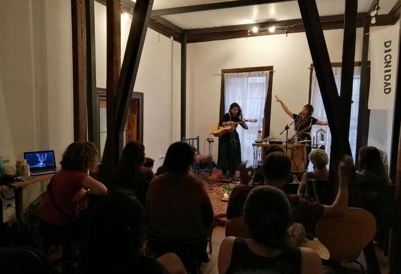 اتاق استاندارد یک تخته با سرویس بهداشتی مشترک, La Casa Del Puerto, Hostal Cultural, Cerro Alegre