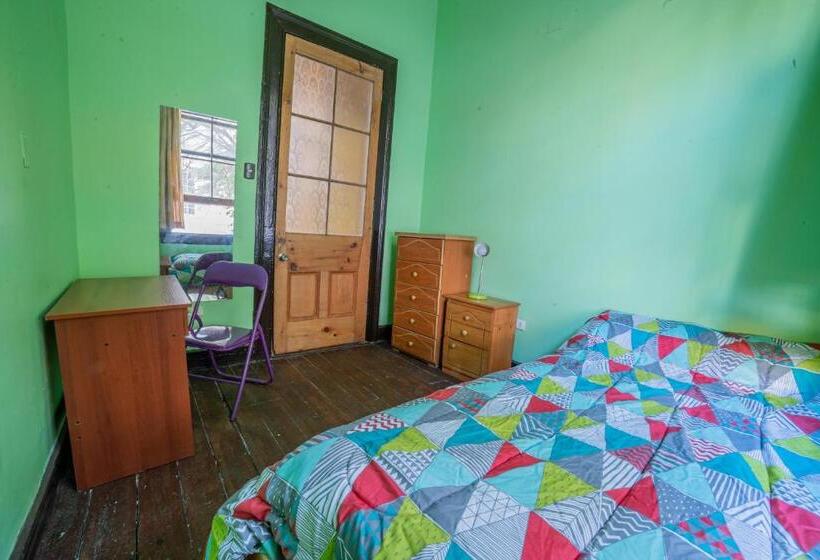 اتاق استاندارد یک تخته با سرویس بهداشتی مشترک, La Casa Del Puerto, Hostal Cultural, Cerro Alegre