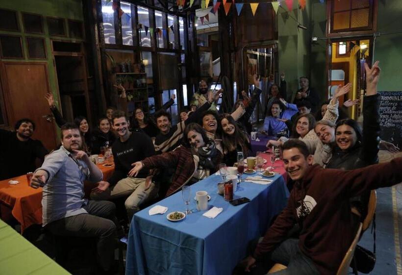 اتاق خانوادگی با سرویس بهداشتی مشترک, La Casa Del Puerto, Hostal Cultural, Cerro Alegre