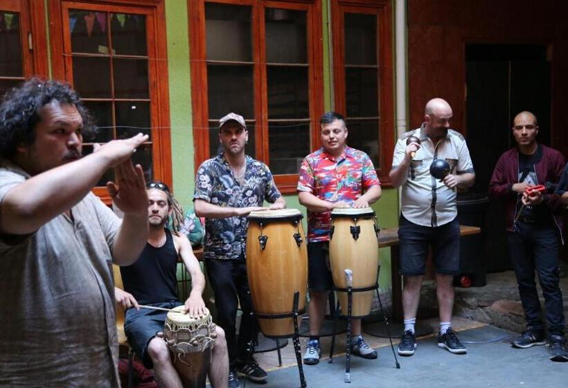 اتاق خانوادگی با سرویس بهداشتی مشترک, La Casa Del Puerto, Hostal Cultural, Cerro Alegre