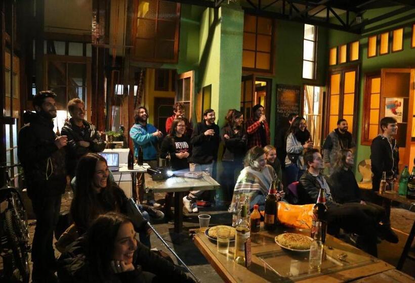 اتاق خانوادگی با سرویس بهداشتی مشترک, La Casa Del Puerto, Hostal Cultural, Cerro Alegre