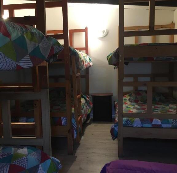 اتاق خانوادگی با سرویس بهداشتی مشترک, La Casa Del Puerto, Hostal Cultural, Cerro Alegre