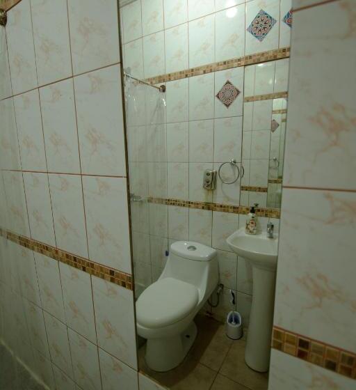 اتاق استاندارد چهار تخته, La Casa Del Puerto, Hostal Cultural, Cerro Alegre