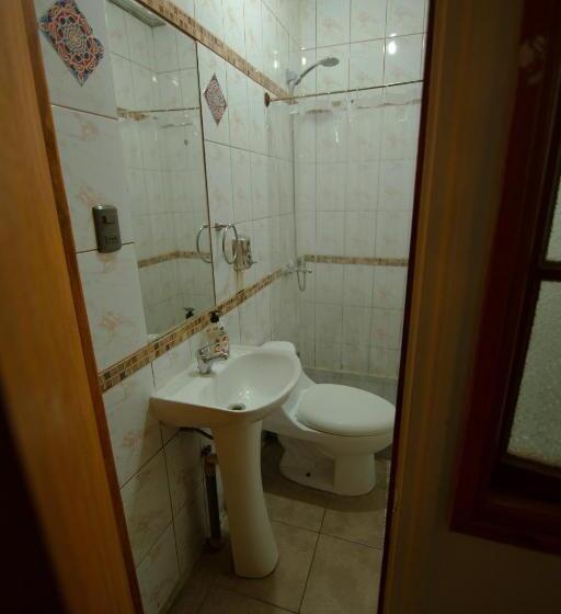 اتاق استاندارد چهار تخته, La Casa Del Puerto, Hostal Cultural, Cerro Alegre