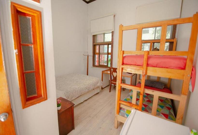 اتاق استاندارد چهار تخته, La Casa Del Puerto, Hostal Cultural, Cerro Alegre