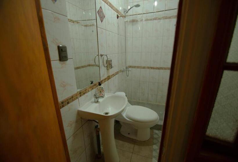 اتاق استاندارد چهار تخته, La Casa Del Puerto, Hostal Cultural, Cerro Alegre