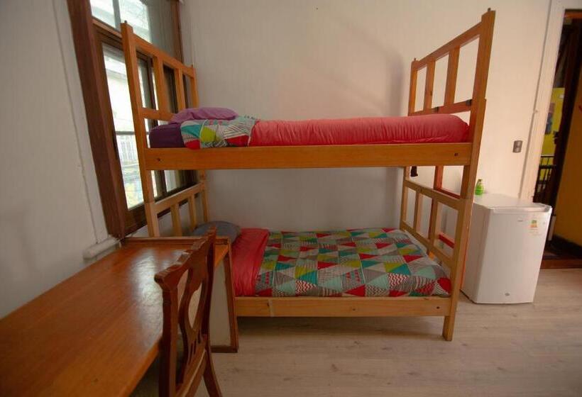 اتاق استاندارد چهار تخته, La Casa Del Puerto, Hostal Cultural, Cerro Alegre