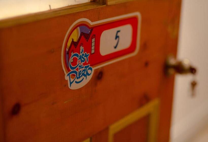 اتاق استاندارد با سرویس بهداشتی مشترک, La Casa Del Puerto, Hostal Cultural, Cerro Alegre