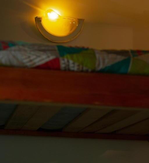 اتاق خانوادگی با سرویس بهداشتی مشترک, La Casa Del Puerto, Hostal Cultural, Cerro Alegre