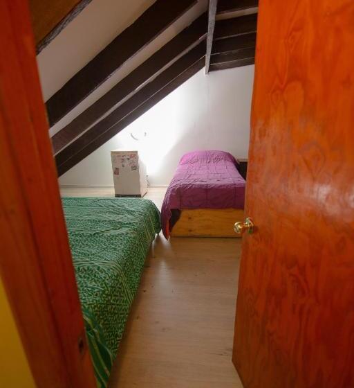 اتاق خانوادگی با سرویس بهداشتی مشترک, La Casa Del Puerto, Hostal Cultural, Cerro Alegre