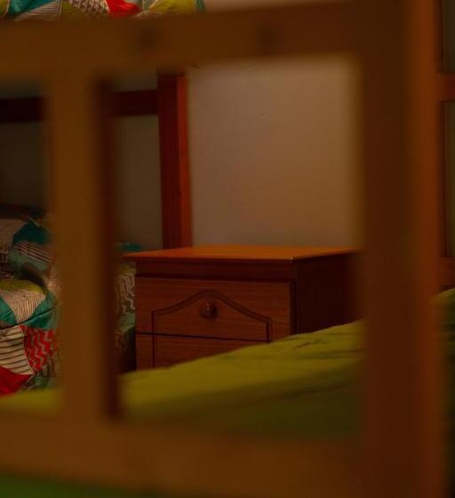 اتاق خانوادگی با سرویس بهداشتی مشترک, La Casa Del Puerto, Hostal Cultural, Cerro Alegre