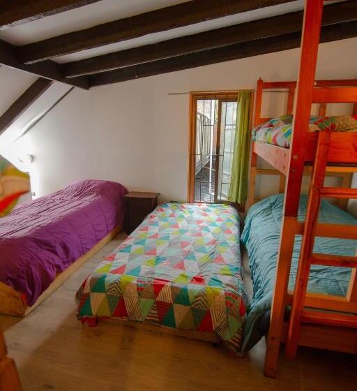 اتاق خانوادگی با سرویس بهداشتی مشترک, La Casa Del Puerto, Hostal Cultural, Cerro Alegre