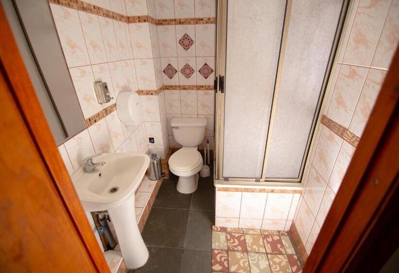 اتاق استاندارد سه نفره, La Casa Del Puerto, Hostal Cultural, Cerro Alegre