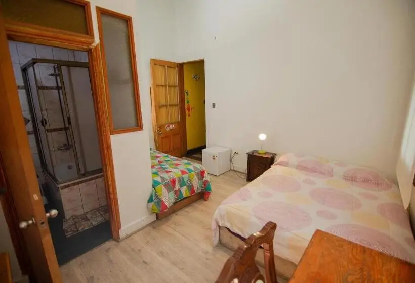 اتاق استاندارد سه نفره, La Casa Del Puerto, Hostal Cultural, Cerro Alegre