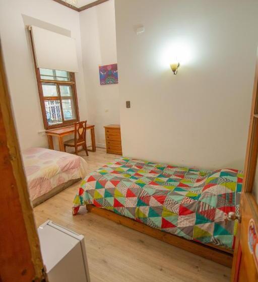اتاق استاندارد سه نفره, La Casa Del Puerto, Hostal Cultural, Cerro Alegre