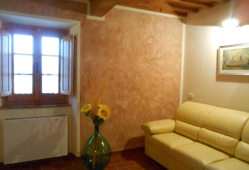 سوییت با چشم‌انداز کوه, Amedea Tuscany Country Experience
