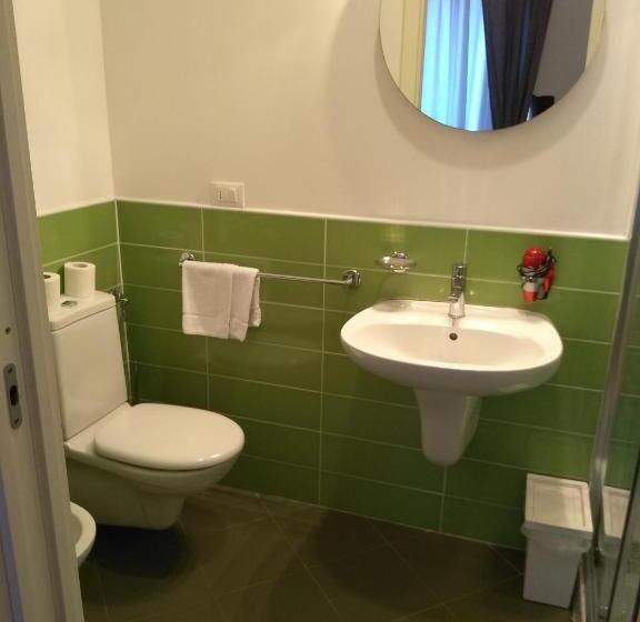 استودیو خانوادگی, Affittacamere Iris