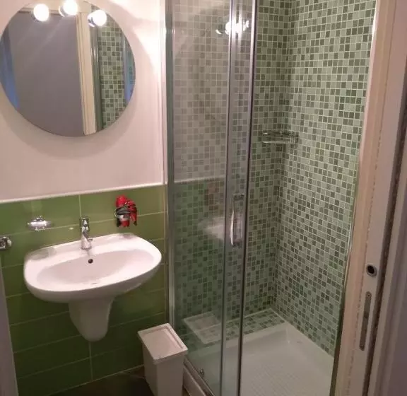 Studio Familiare, Affittacamere Iris