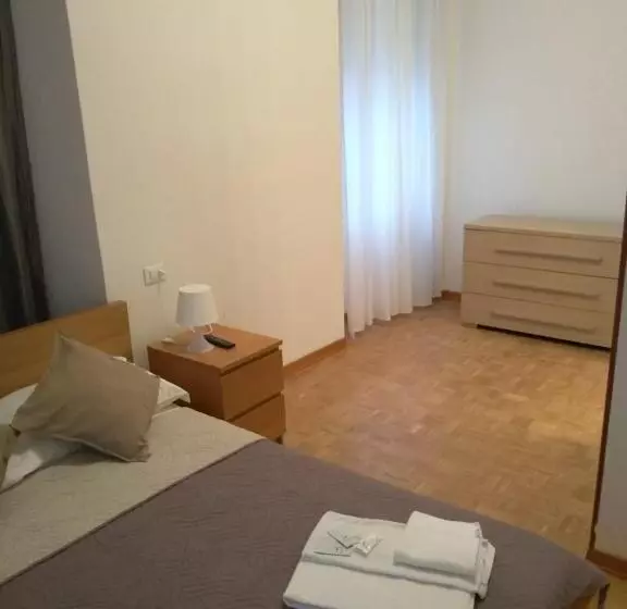 Studio Familiare, Affittacamere Iris