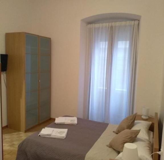 استودیو خانوادگی, Affittacamere Iris