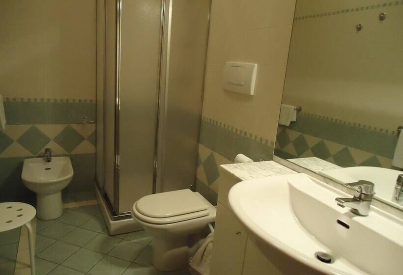 חדר סטנדרט לארבעה, Albergo Roma