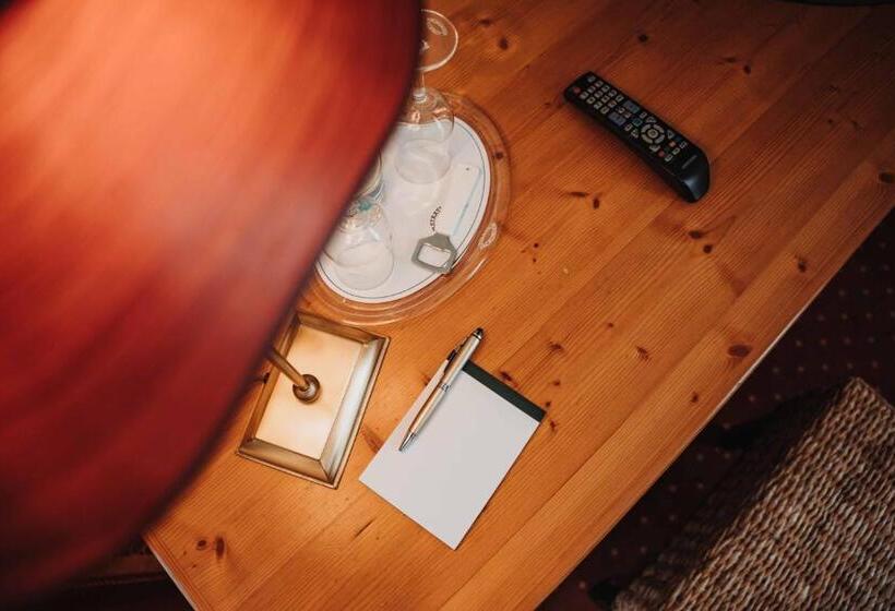 舒适型房间, Am Wallgraben