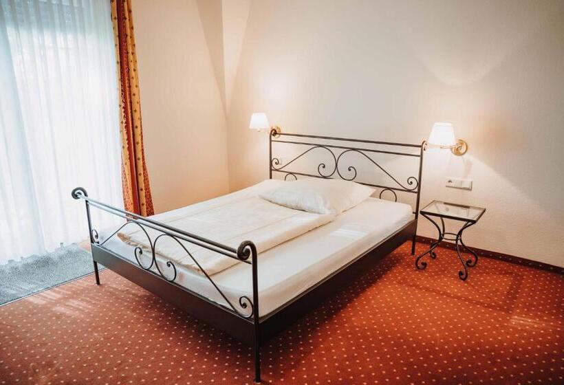 舒适型房间, Am Wallgraben