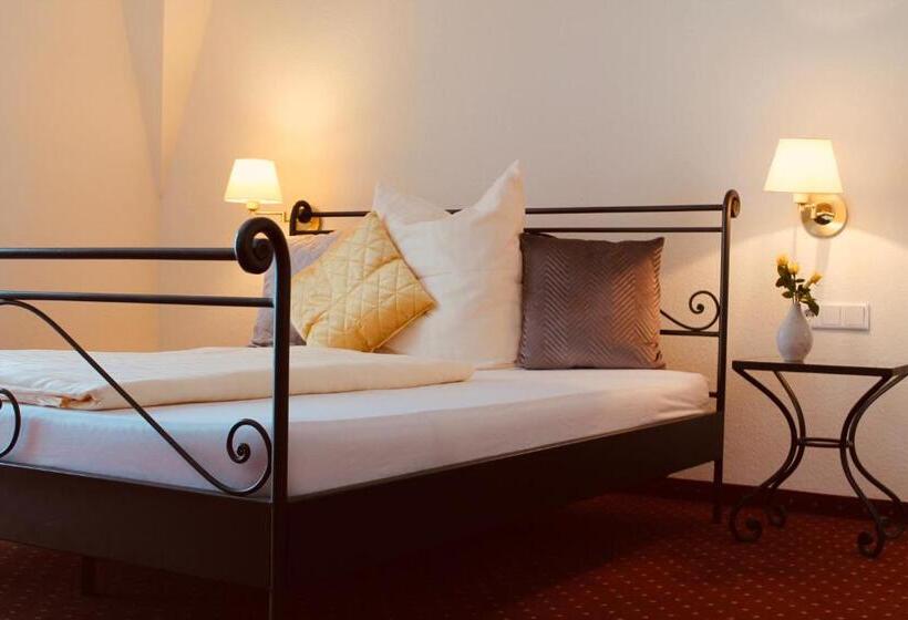 舒适型单人间, Am Wallgraben