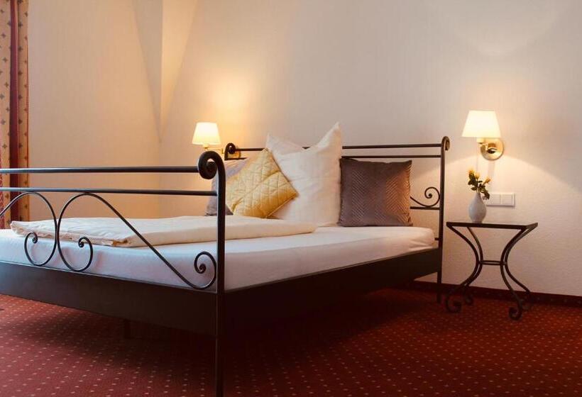 舒适型单人间, Am Wallgraben