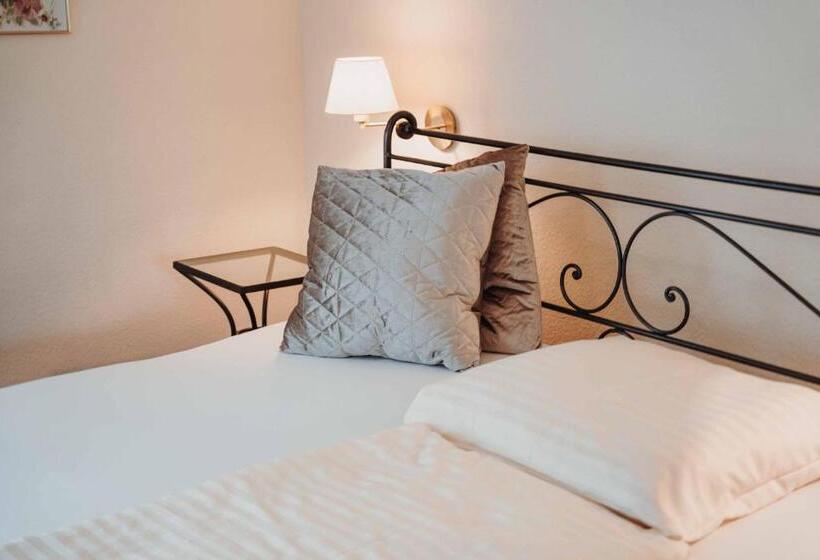 舒适型单人间, Am Wallgraben