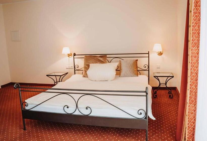 舒适型房间, Am Wallgraben