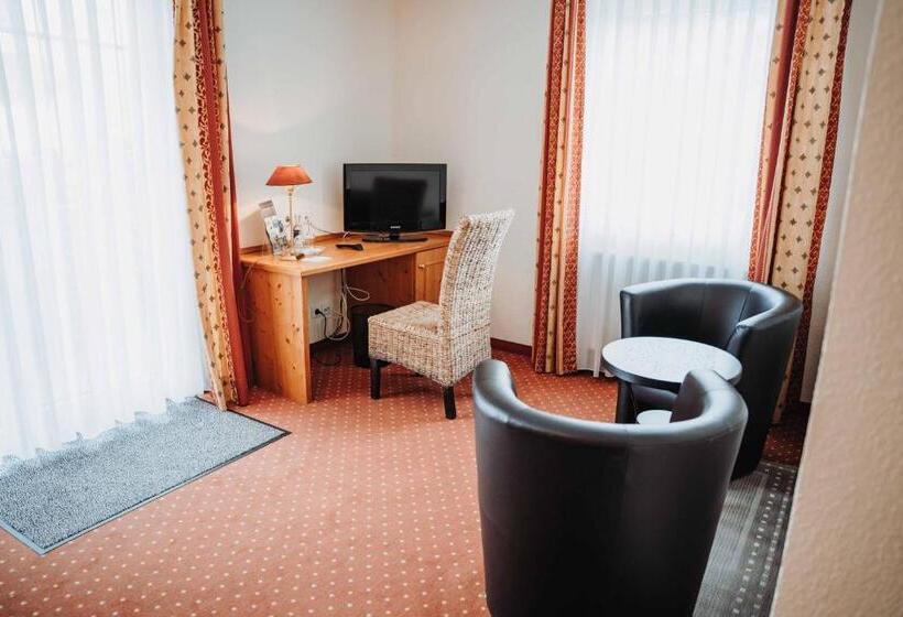 舒适型房间, Am Wallgraben