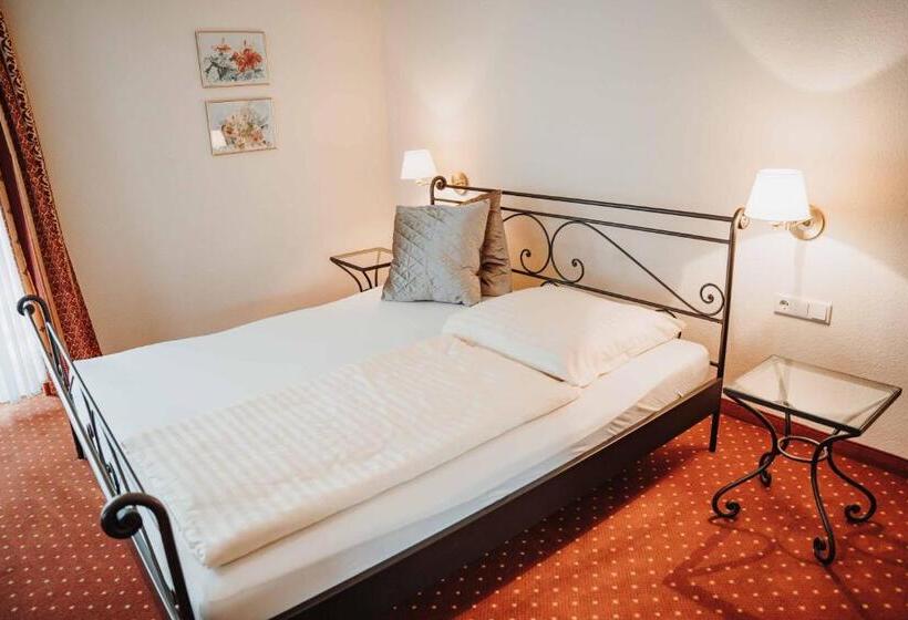 舒适型单人间, Am Wallgraben