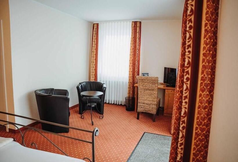 舒适型单人间, Am Wallgraben