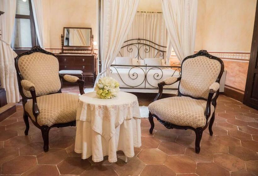 סוויטה דלוקס, Anticos Palathos