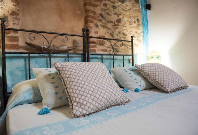 סוויטת ג'וניור, Anticos Palathos