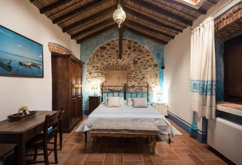 סוויטת ג'וניור, Anticos Palathos